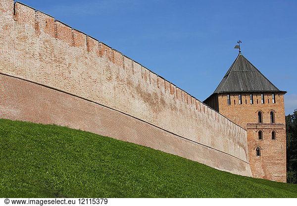 Vladimirskaya Tower  built in the 15th century  Kremlin Wall; Veliky Novgorod  Novgorod Oblast  Russia