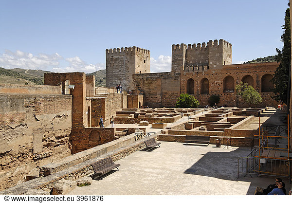 Vom Torre de la Vela auf die Alcazaba,  Alhambra,  Granada,  Andalusien,  Spanien,  Europa