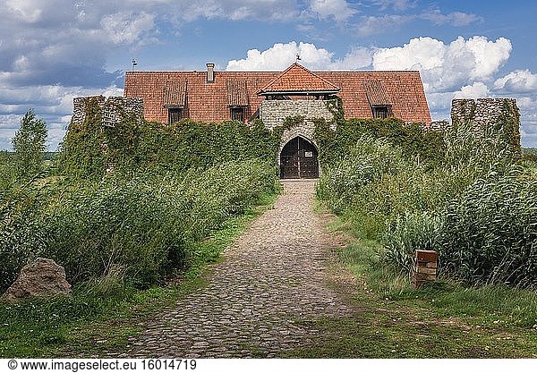 Vorderansicht des Schlosses des Gutshofs Kiermusy im Dorf Kiermusy im Kreis Bialystok  Woiwodschaft Podlachien im Nordosten Polens.