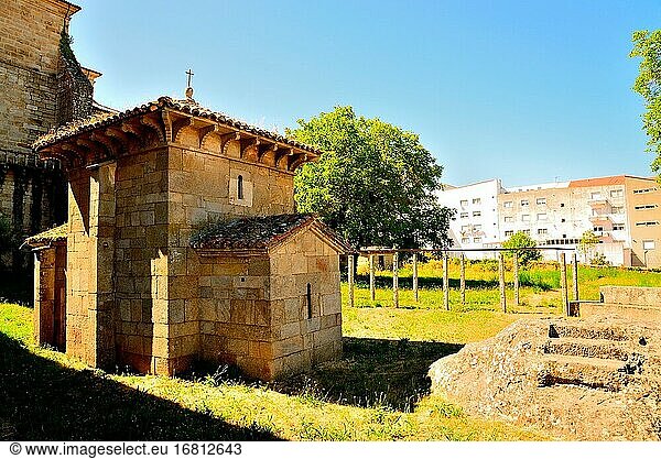 Vorromanische Kapelle San Miguel  im Kloster San Salvador von Celanova  Orense  Spanien.