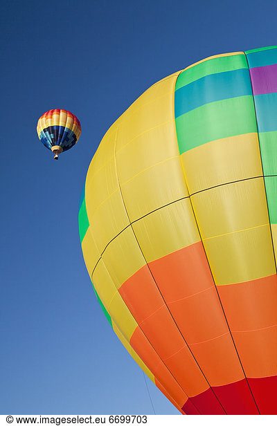 Wärme  Luftballon  Ballon  fliegen  fliegt  fliegend  Flug  Flüge  Himmel