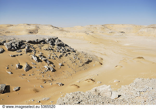 Wüstenlandschaft nahe Luxor  Libysche Wüste  Ägypten  Afrika