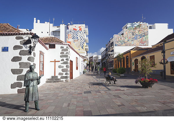 Wall painting  Plaza Espana in the old town of Los Llanos de Adriane  La Palma  Canary Islands  Spain  Europe