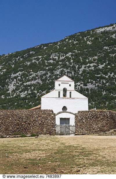Wallfahrtskirche San Pietro  auf der Hochebene von Su Golgo  Baunei  Ogliastra  Sardinien  Italien  Europa