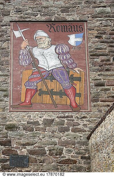 Wandgemälde vom Held Remigius Mans alias Riese Romäus als Ritter mit Lanze und Wappen am Romäusturm in Villingen  Villingen-Schwenningen  Südschwarzwald  Schwarzwald  Baden-Württemberg  Deutschland  Europa