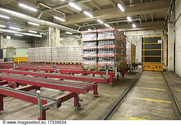 Warehouse distribution centre for beer