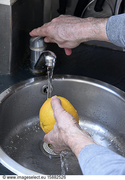 Washing fruits during pandemics  Nogent sur marne.