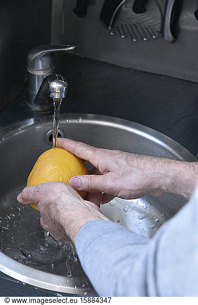 Washing fruits during pandemics  Nogent sur marne.