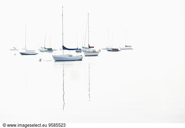 Wasser Spiegelung Boot Schiffsmast Mast