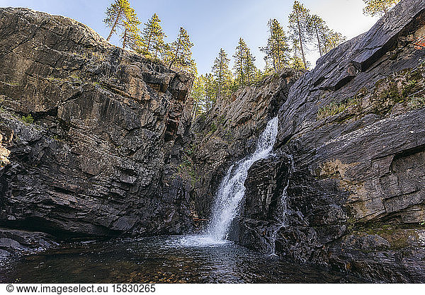 Wasserkaskaden in der Wildnis der Indian Peaks