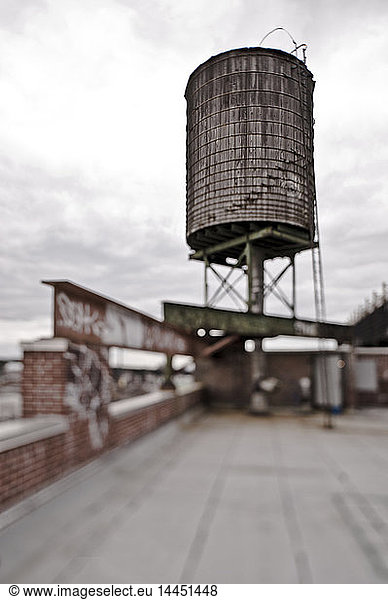 Wasserturm auf dem Dach