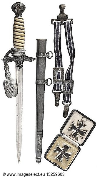 weapons  dagger  20th century