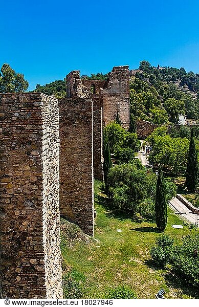 Wehrtürme von Alcazaba zur Burg Castillo del Gibralfaro  Malaga  Malaga  Andalusien  Spanien  Europa