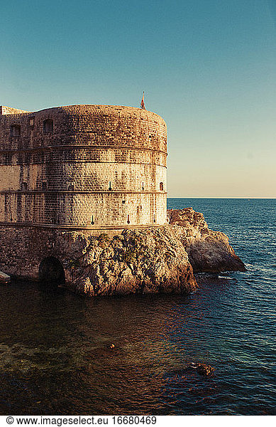 Wehrturm der Festung Dubrovnik in Kroatien