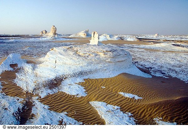 Weißen Gips Formationen und Sanddünen in der weiß Wüste  Ägypten