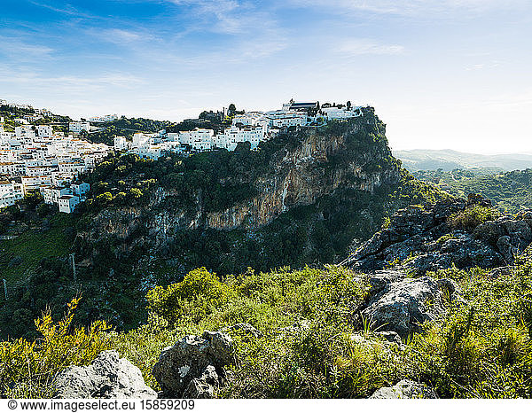 Weißes Dorf Casares  in den Bergen gelegen  Málaga  S