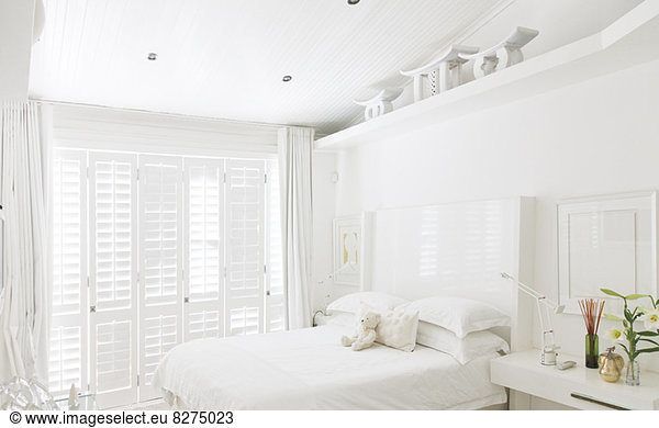 Weißes Schlafzimmer