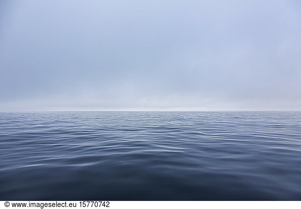 Weite blaue Meereslandschaft Atlantischer Ozean Grönland