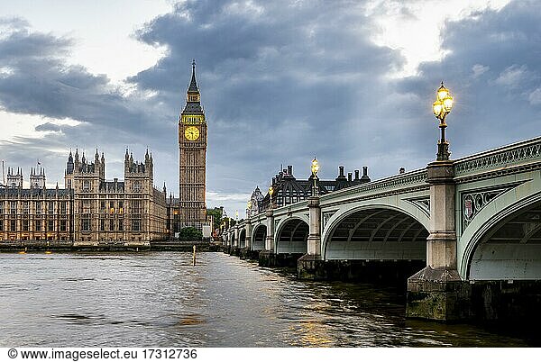 Westminster Bridge with Thames  Palace of Westminster  Houses of Parliament  Big Ben  Dusk  City of Westminster  London  England  UK