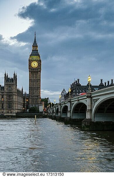 Westminster Bridge with Thames  Palace of Westminster  Houses of Parliament  Big Ben  Dusk  City of Westminster  London  England  UK