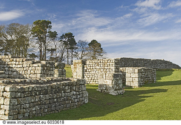 Westtor des römischen Kastells lag  Hadrianswall  UNESCO Weltkulturerbe  Northumbria  England  Vereinigtes Königreich  Europa