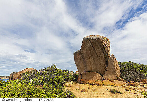 Whistling Rock  erodierter Fels in der Landschaft  Cape Le Grand National Park  Australien