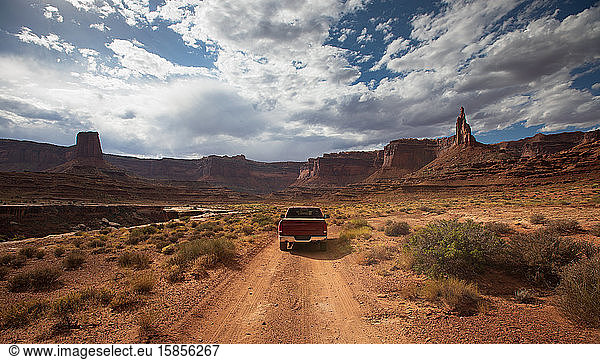 White Rim Trail  eine Straße mit Allradantrieb im Canyonlands-Nationalpark  dem Herzen einer Hochwüste namens Colorado Plateau.