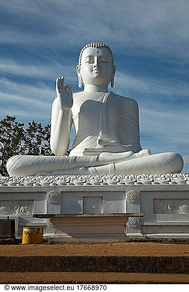 White sitting Budha image Mihintale  Sri Lanka  Asien