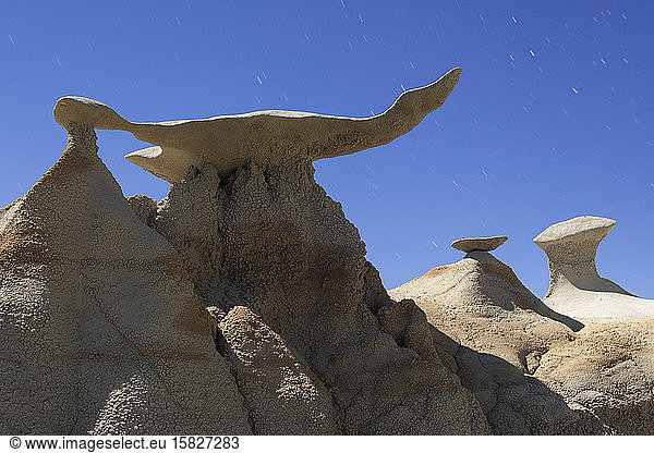 Wilde Felsformationen in der Wüste von New Mexico um n