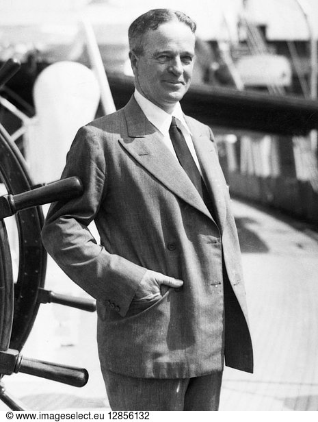 William Kissam Vanderbilt Ii (1878-1944). Yachtsman. Vanderbilt Poses 