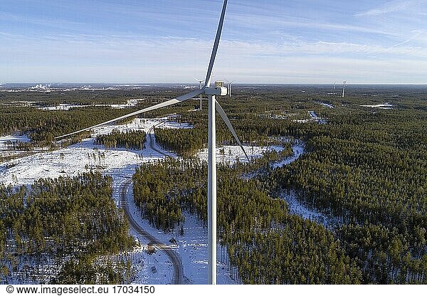 Windkraftanlage einige Kilometer südöstlich von Avesta  Dalarna  Schweden.
