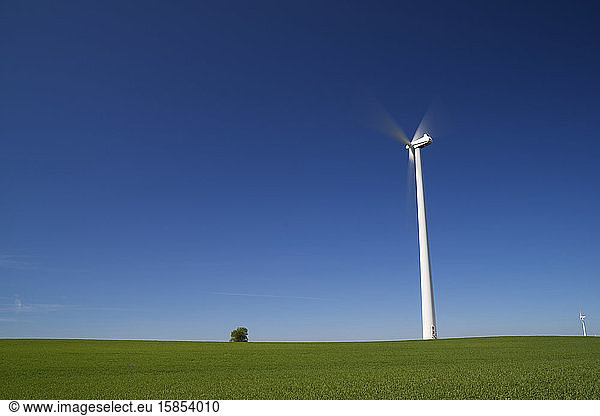 Windmühle zur Erzeugung erneuerbarer elektrischer Energie in Spanien.