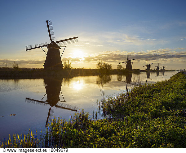 Windmills at Sunrise  Kinderdijk  South Holland  Netherlands