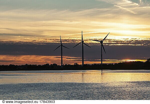 Windpower generators  Fehmarn Island  Baltic Sea  Schleswig-Holstein  Germany  Europe