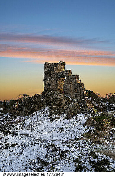 Winter and snow at the Folly of Mow Cop  Cheshire  England  United Kingdom  Europe