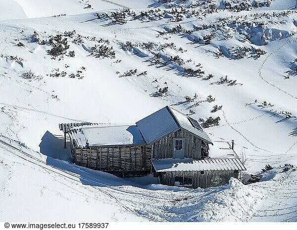Winter landscape  Alpine hut in the snow  Krippenstein  Salzkammergut  Upper Austria  Austria  Europe