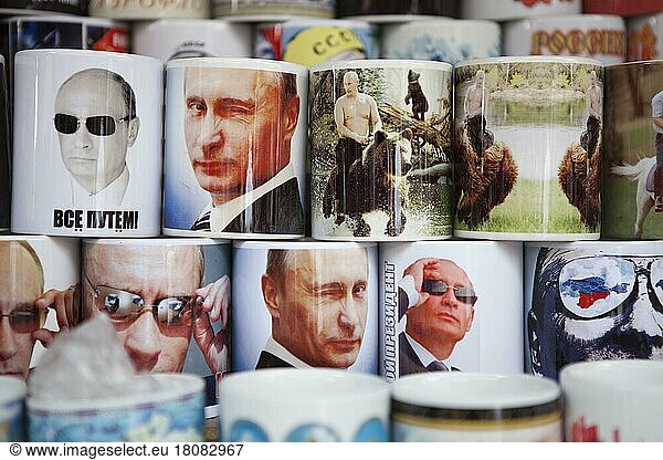 Wladimir Putin Tassen und Souvenirs in Moskau  Russland  Europa