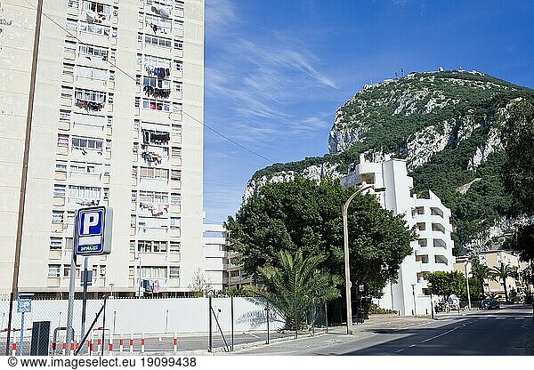 Wohnblock unterhalb des Gibraltar Felsens  städtische Szenerie