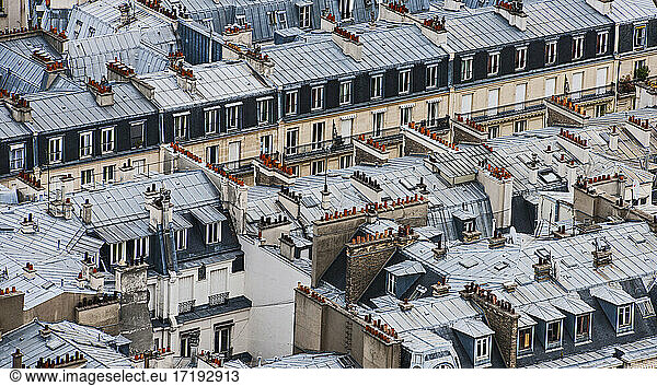 Wohngebäude in Paris von oben