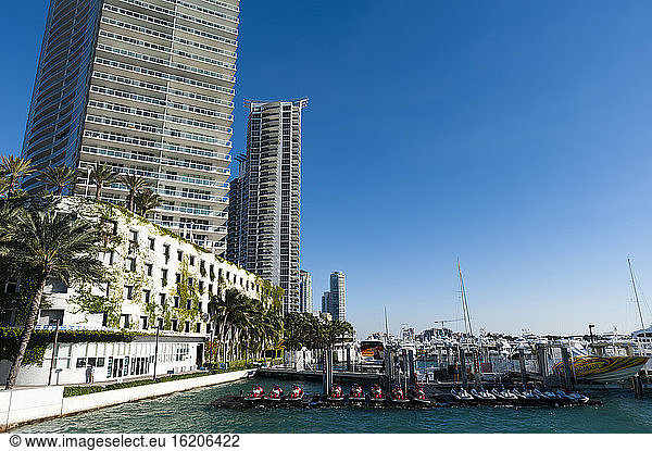 Wolkenkratzer am Yachthafen  South Beach  Miami Beach  Miami  Florida  USA