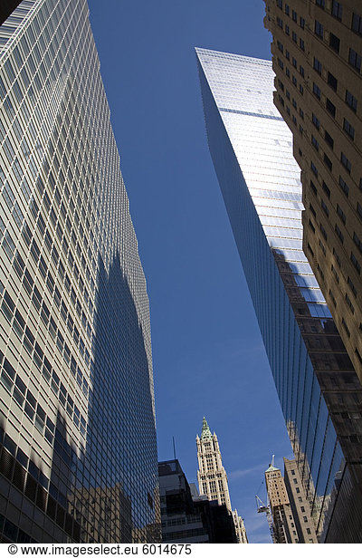 Wolkenkratzer auf Barclay Street  untere Manhattan  New York City  New York  Vereinigte Staaten  Nordamerika