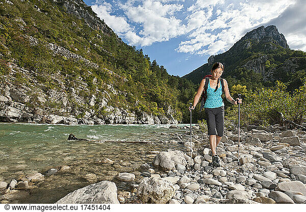 woman hiking in the Verdon canyon in South France
