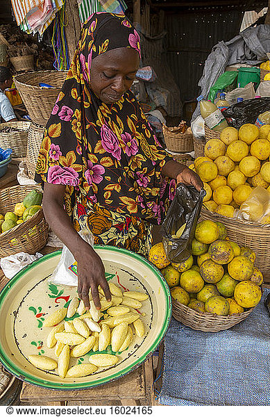 Woman selling shea butter in kpalime  togo