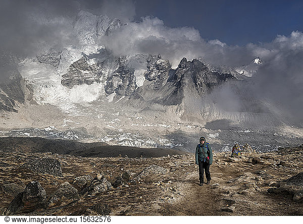 Woman trekking in the Himalayas  Solo Khumbu  Nepal
