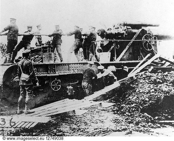 WORLD WAR I: BATTLEFIELD. British troops along the Western Front during World War I.
