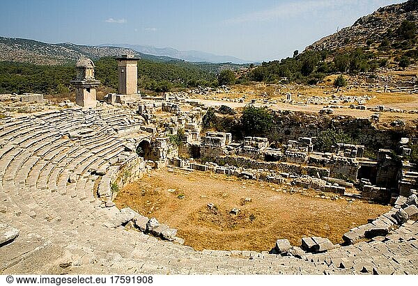 Xanthos Amphitheater mit Pfeilergräber Lykien Türkei Asien