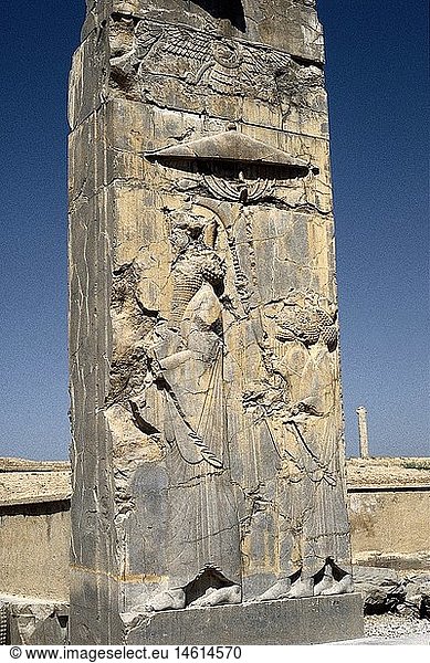 Xerxes I.  519 - 465 vChr.  GroÃŸkÃ¶nig der Perser 486 - 465 vChr.  mit Diener der seinen Sonnenschirm hÃ¤lt  Relief auf einem Pfeiler  Palast des Xerxes (Hadisch)  Persepolis (Parsa)  5. Jh. vChr. Xerxes I., 519 - 465 vChr., GroÃŸkÃ¶nig der Perser 486 - 465 vChr., mit Diener der seinen Sonnenschirm hÃ¤lt, Relief auf einem Pfeiler, Palast des Xerxes (Hadisch), Persepolis (Parsa), 5. Jh. vChr.,