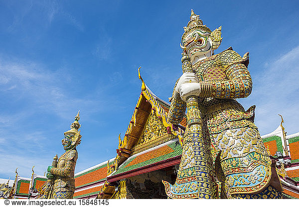 Yaksha Thotsakhirithon statue  Grand Palace  Bangkok  Thailand