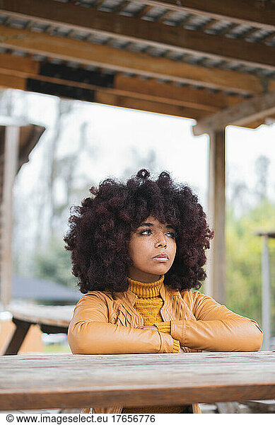 Young Afro woman posing for a photograph