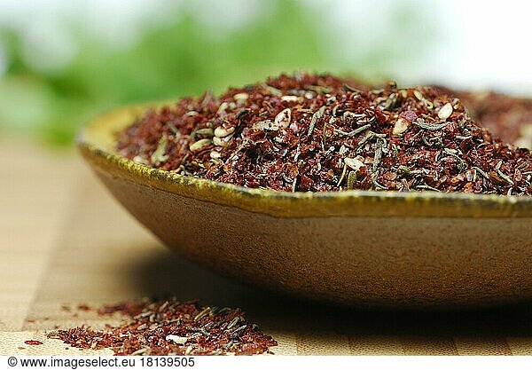 Zaatar  Za'atar  Zatar  Zahtar  spice mixture of sumac  sesame seeds  thyme  salt  North African cuisine  Oriental cuisine  Arabia